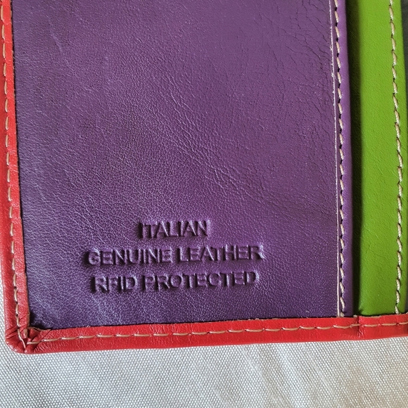 Gavino Italian Leather Wallet - Picture 9 of 16